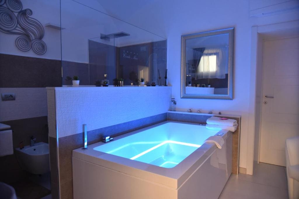 Conte Max Rooms - Main view