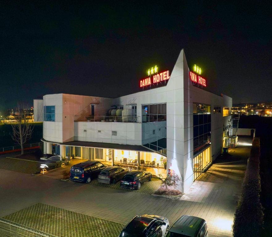 Dama Hotel - Main view