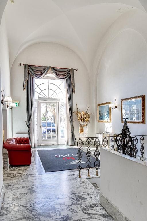 Hotel De La Ville - View 5