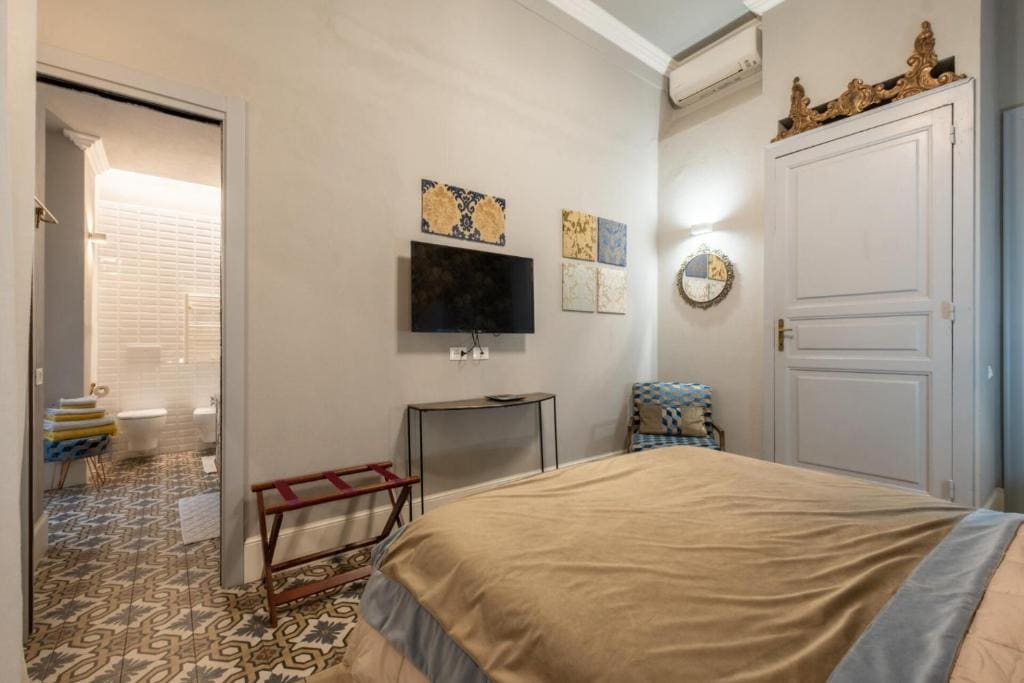 Guest House 73 - Main view