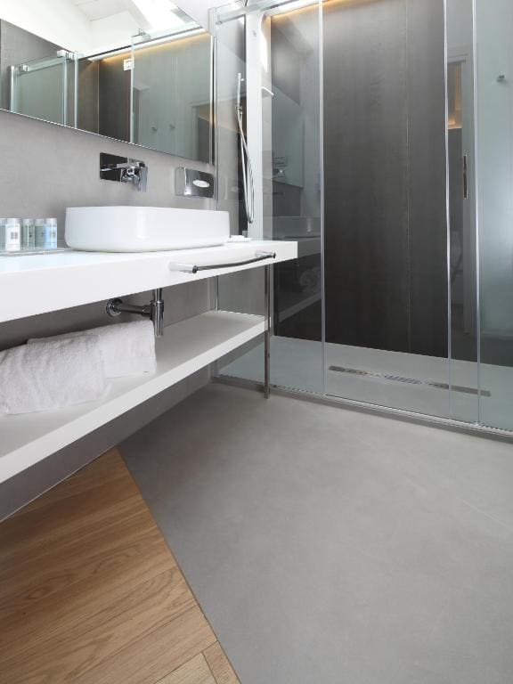 Eleìra Luxury Accomodations - View 3