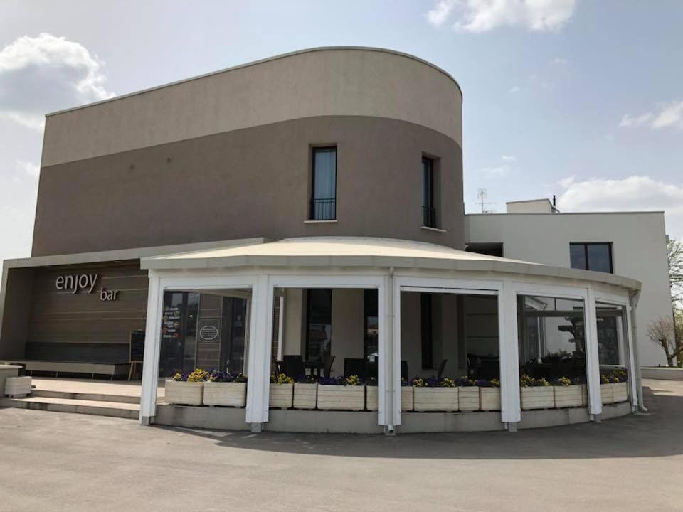 Hotel Enjoy - Main view