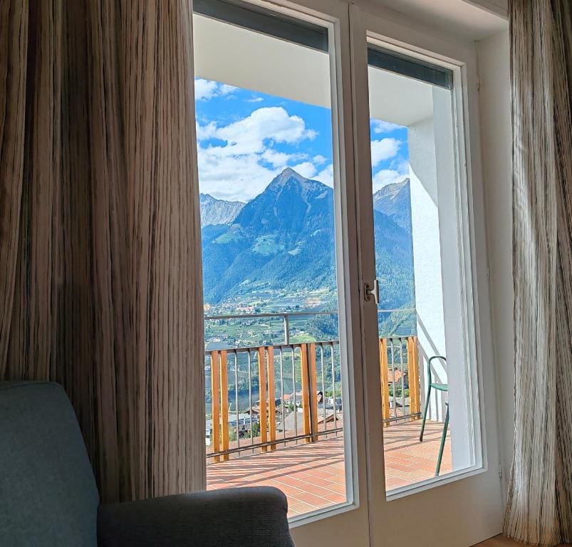 Schenna Garni Eden Bed & Breakfast - View 2