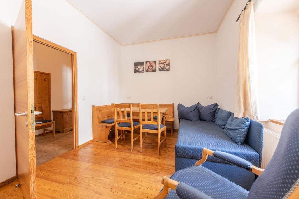 Hotel Garni Zum Hirschen - View 6