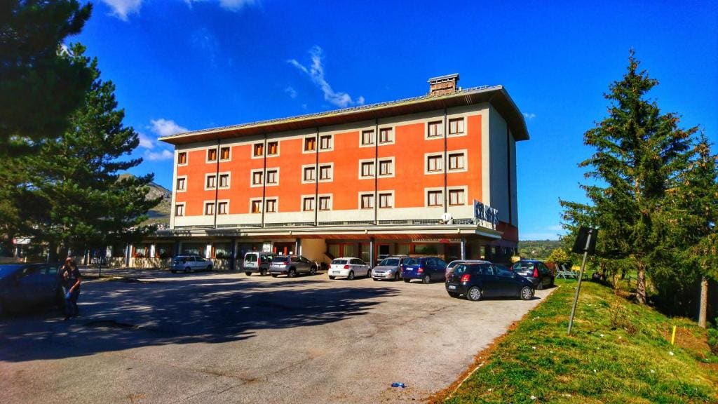 Hotel Holidays - Main view