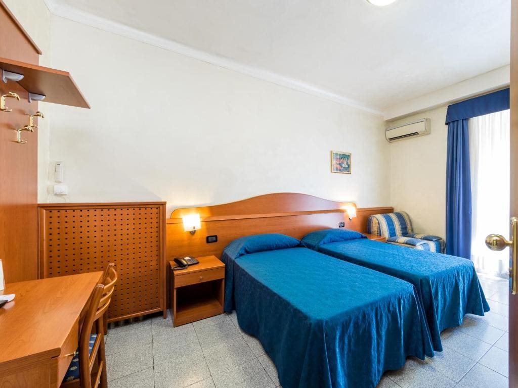 Hotel Aurora - View 2