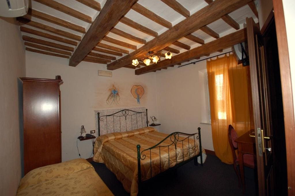 Hotel Leonardo - View 2