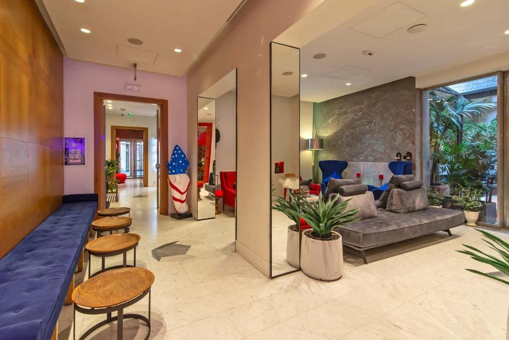 Hotel White - Main view