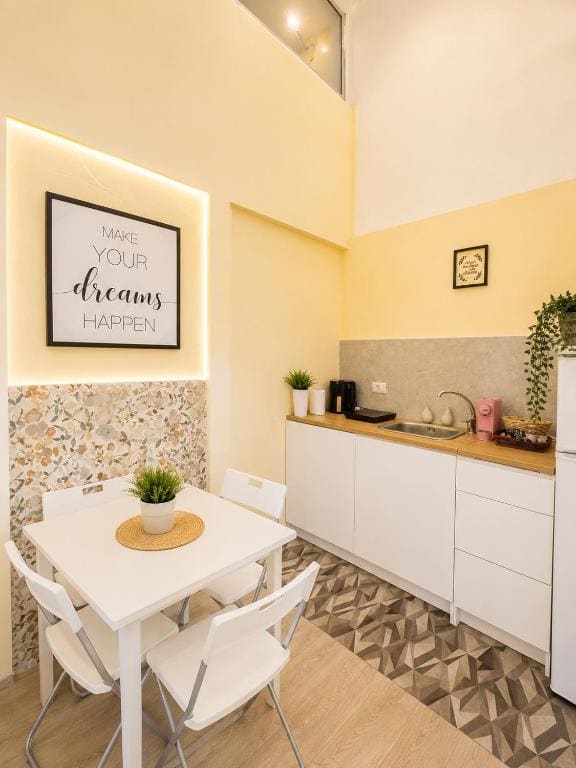 ARYA apartment and suites 2-3 - View 2