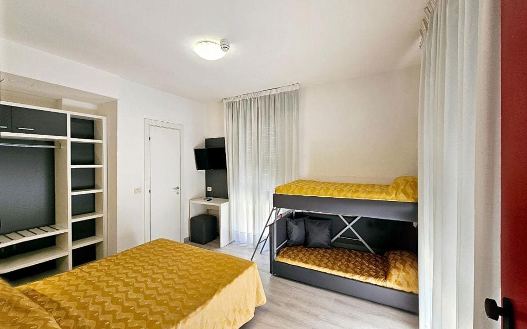 Hotel Panorama - View 3