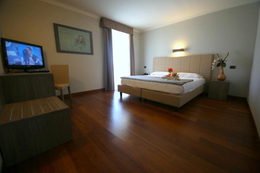 Jet Hotel - View 7
