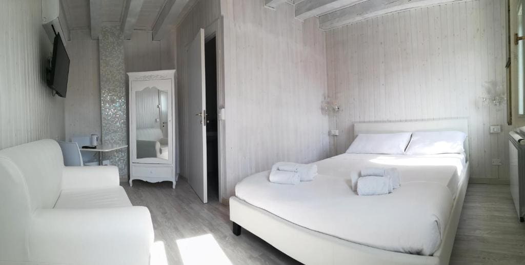 Junior Suites Venezia - View 7