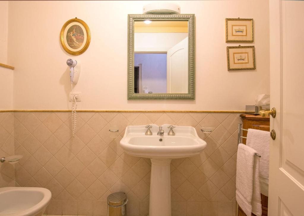 La Casa Del Garbo - Luxury Rooms & Suite - View 3