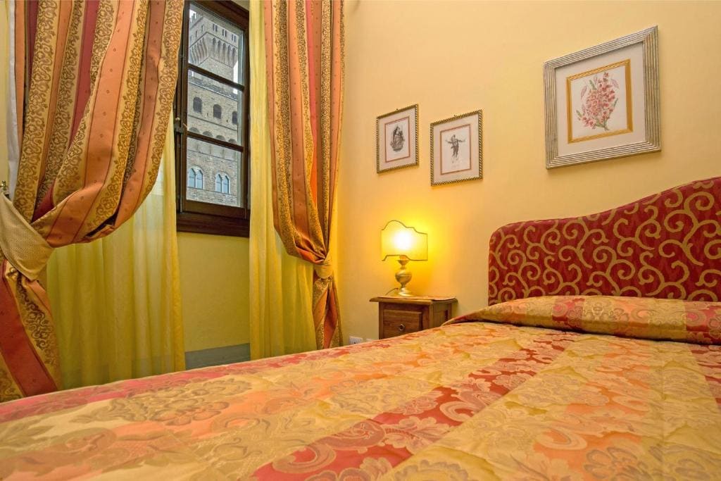 La Casa Del Garbo - Luxury Rooms & Suite - View 2