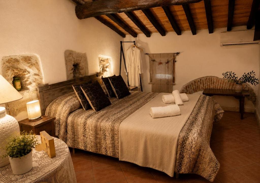 LA MORA Exclusive - View 6
