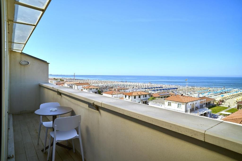 Hotel La Vela - View 3