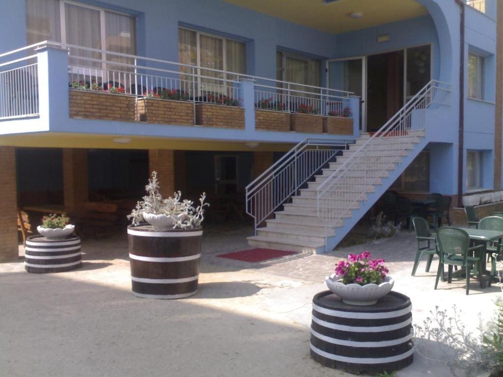 Hotel Majestic - View 4