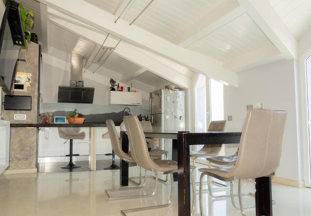 Morelli's Suite Home - View 6