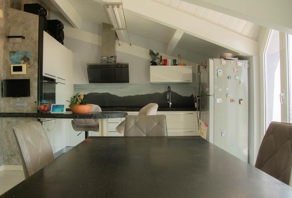 Morelli's Suite Home - View 7