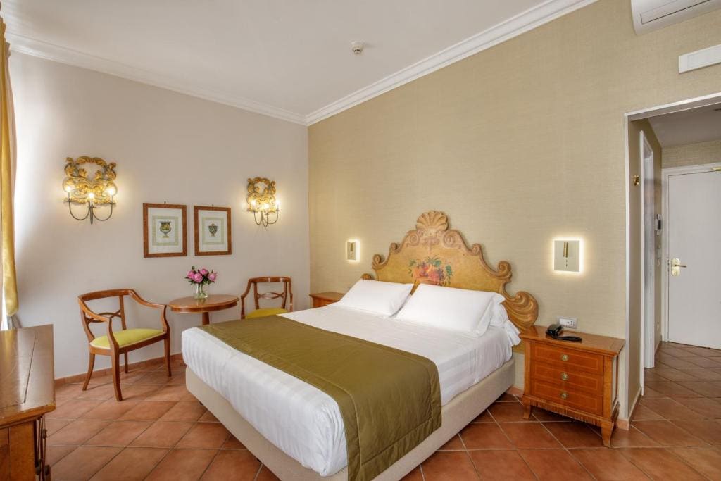 Hotel Mozart - View 2