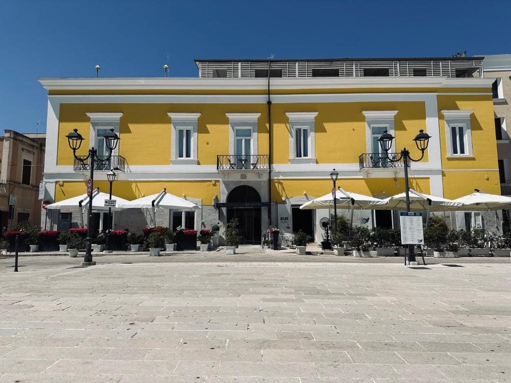 Palazzo Bonomi - Main view