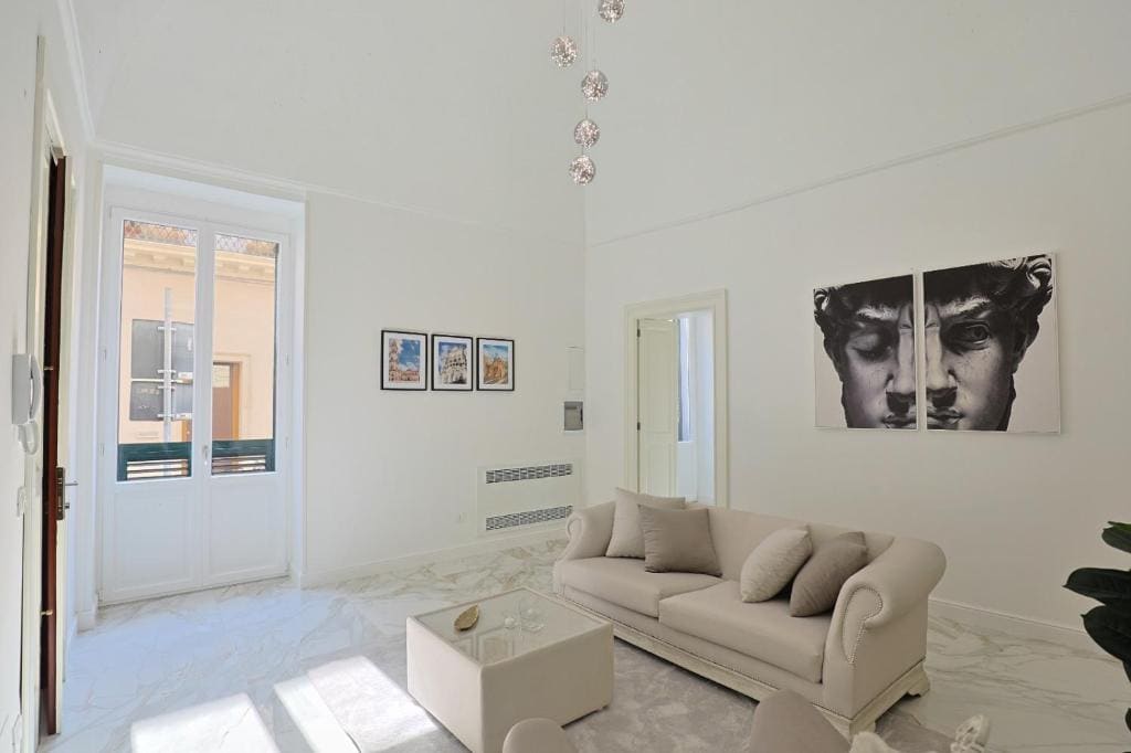 Palazzo Cavour - View 3
