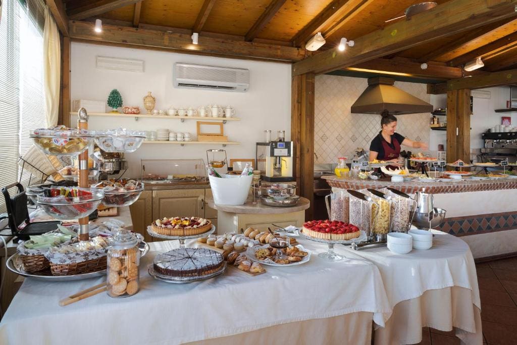 Hotel "La Pensione Svizzera" - View 4