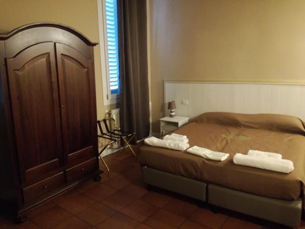 H CENTRAL ROOMS Cavour Luxuryh - BEDINBOLOGNACENTRO Suites - Προβολή 7