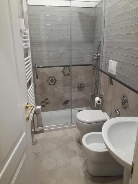 H CENTRAL ROOMS Cavour Luxuryh - BEDINBOLOGNACENTRO Suites - Κύρια προβολή