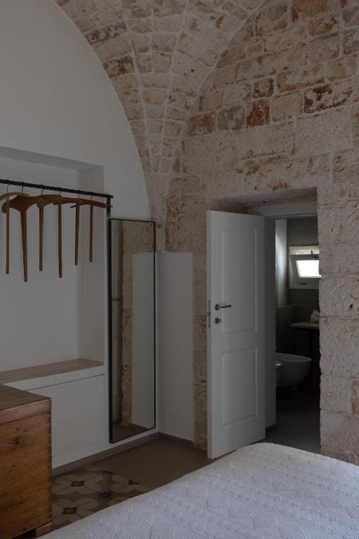 Pietra Pesara - View 2