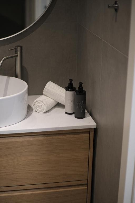 Prestige Suite Room - 30 Seconds Walk to Bernina Express - 图片 5