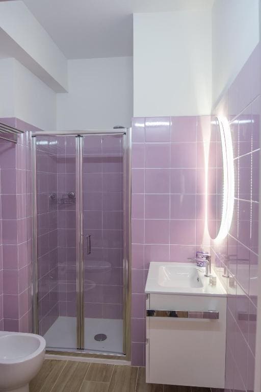 RainbHome Colourful Roman Suites - View 7