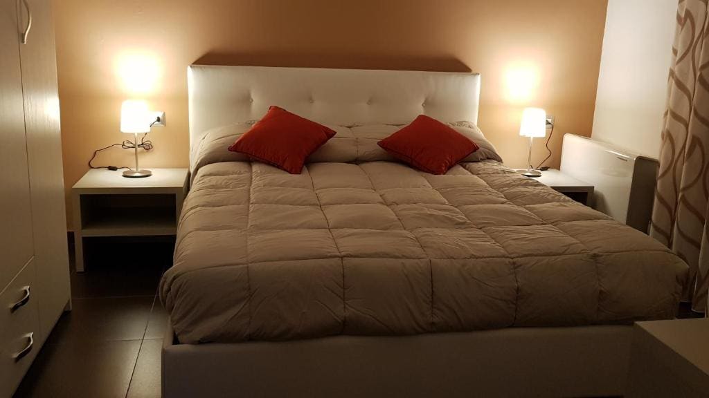 RAJA ROOMS - View 4