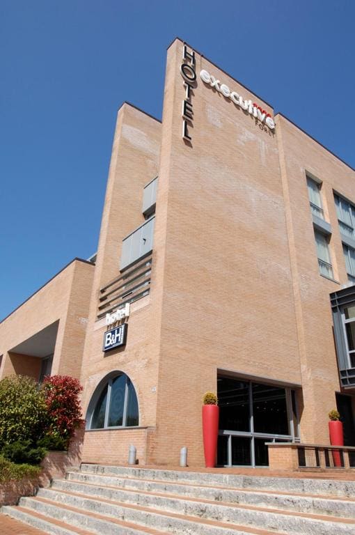 Executive Hotel - Main view