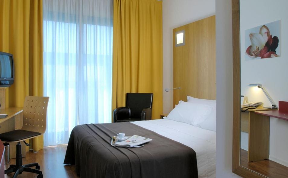 Executive Hotel - View 2