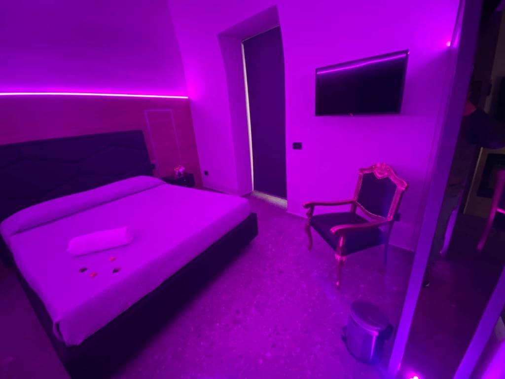 Rebel Suite love - View 7