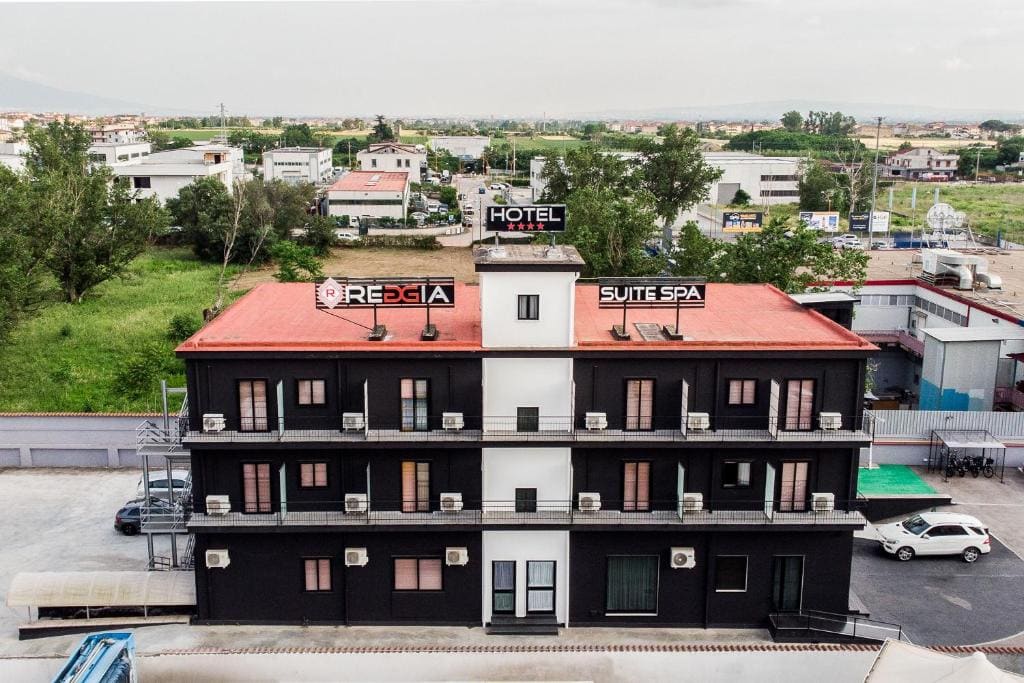 Reggia Suite Spa Hotel - Main view