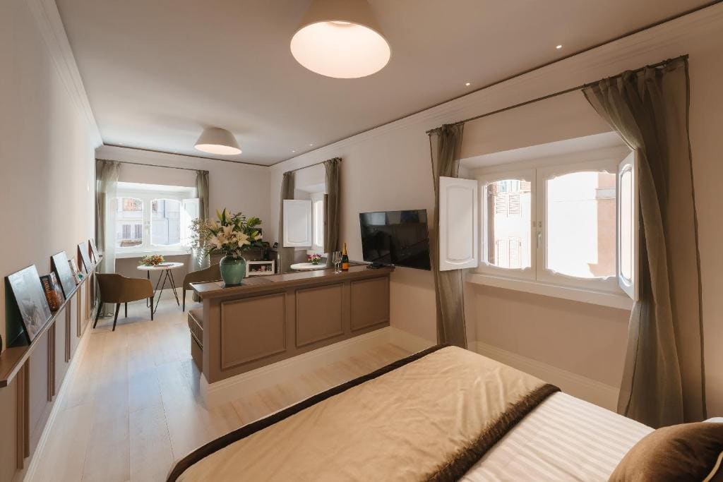 Rhea Silvia Luxury Navona - View 3