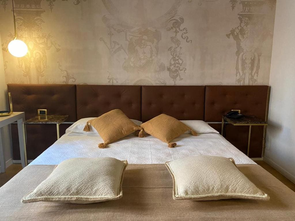 Condotti Rooms - View 6