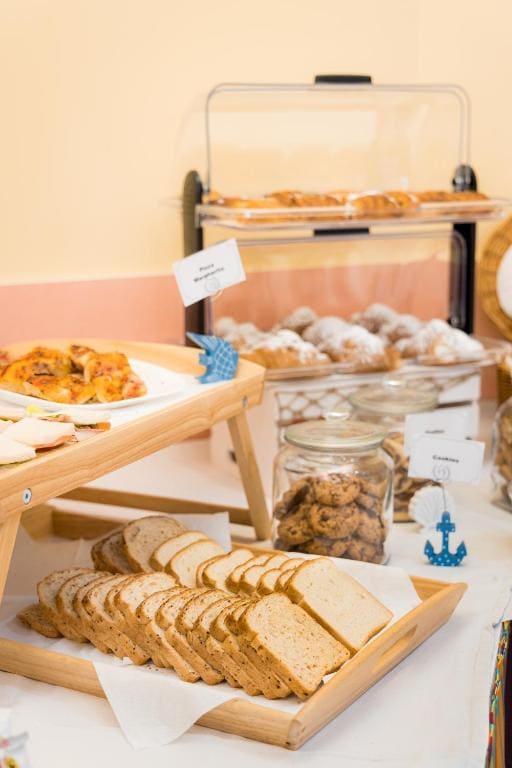 Viva Beach Hotel - 20m from the Beach & Large Breakfast - Vista 7
