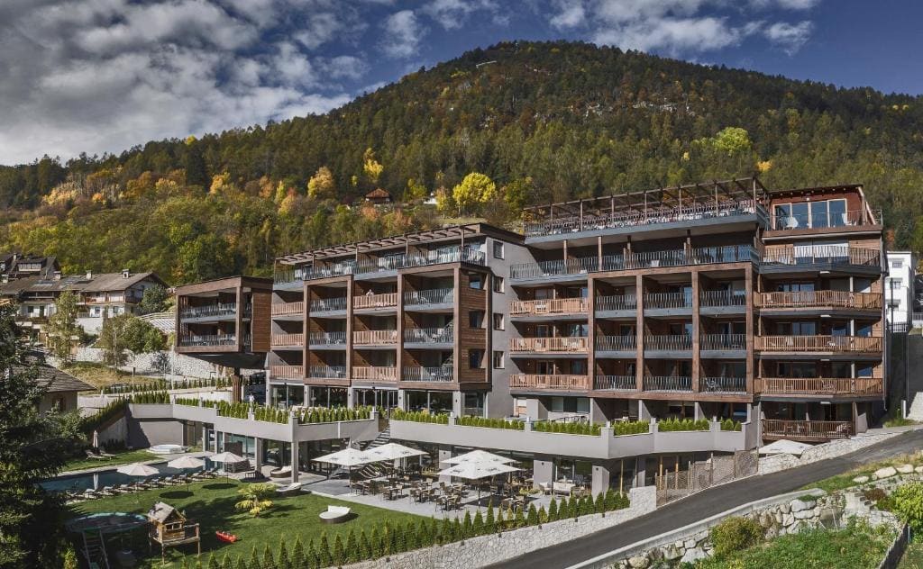 Molaris Lodge - Main view