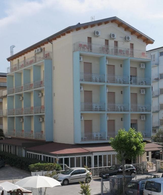 Hotel Saint Tropez SPA & Restaurant - Vista 2