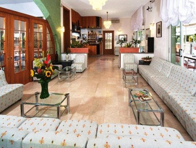 Hotel Saint Tropez SPA & Restaurant - Vista 6
