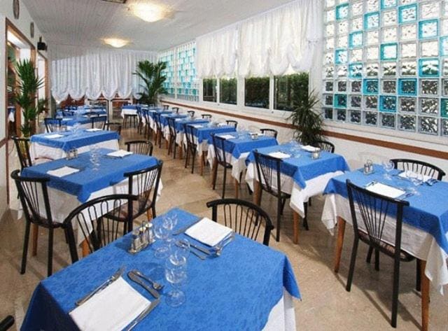 Hotel Saint Tropez SPA & Restaurant - Vista 4