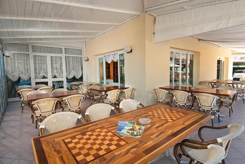 Hotel Saint Tropez SPA & Restaurant - Vista 3