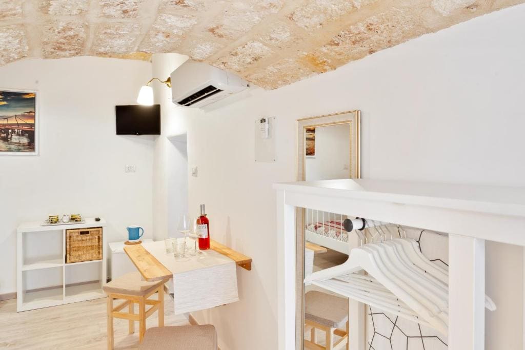 GuestHost - San Nicola Clemente Private Room - View 2
