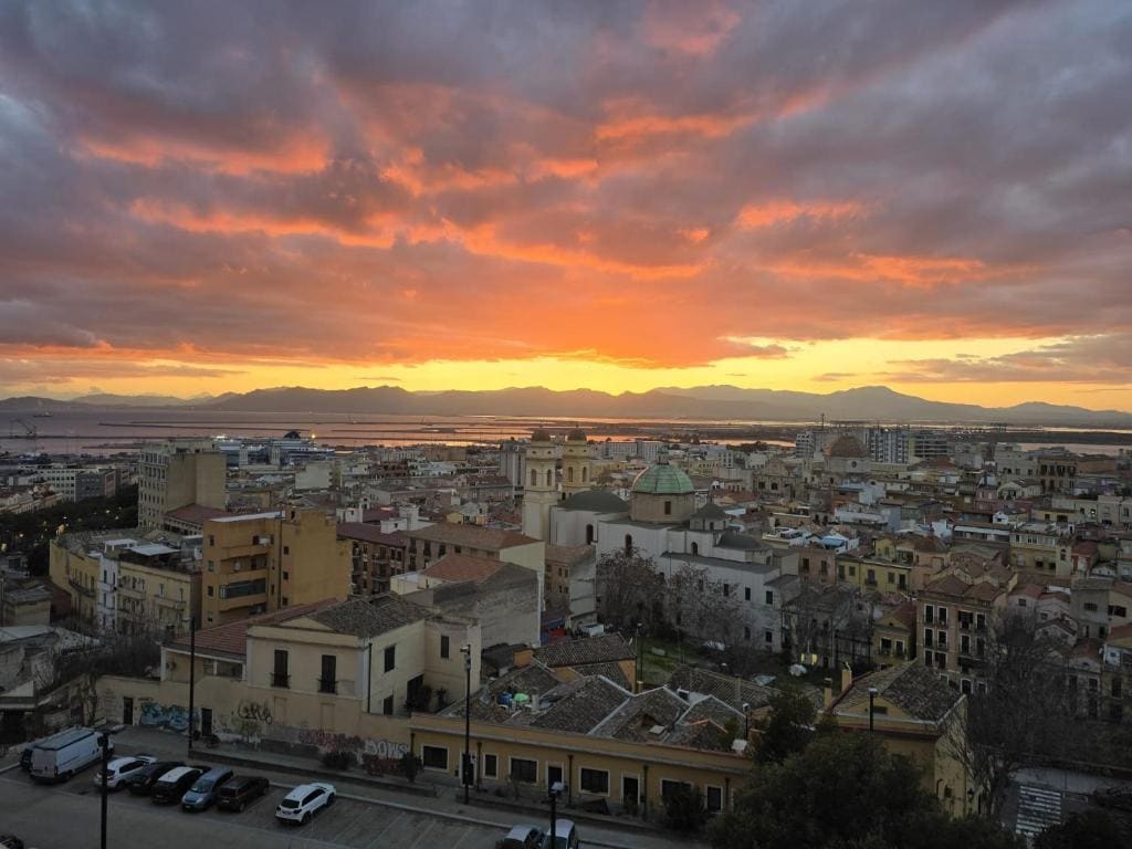 Suite nel centro storico di Cagliari - عرض 5