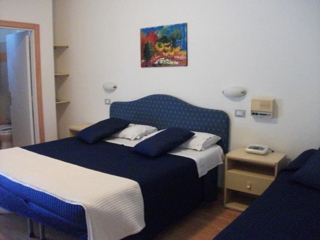 Hotel Tirrenia — Hauptbild