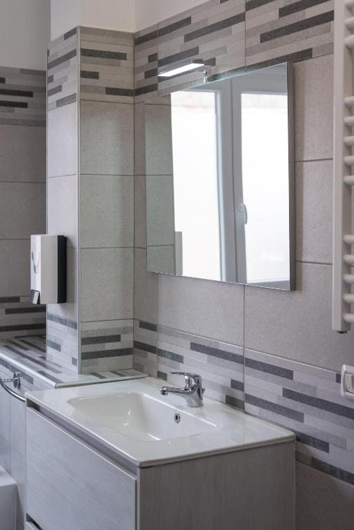 Travelershome Ciampino Airport GuestHouse 600m to Airport - Vista 6