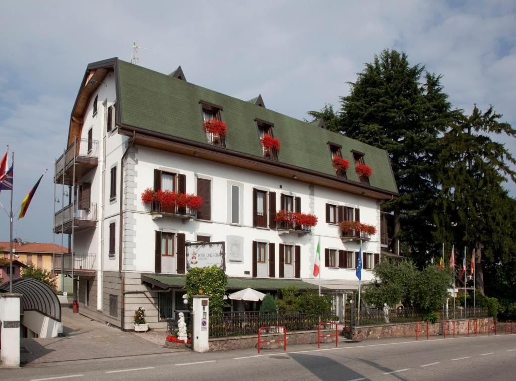 Hotel Ungheria Varese 1946 - Main view